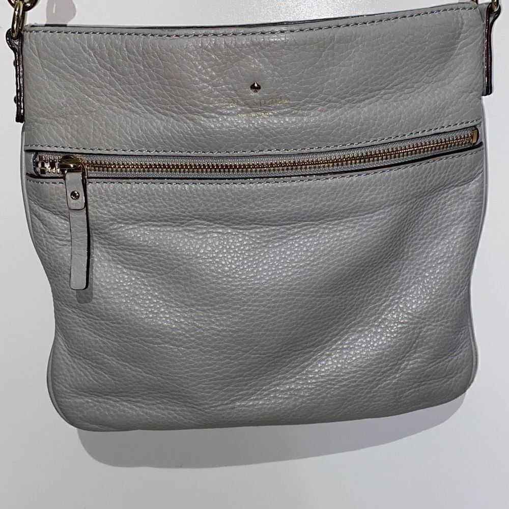 Kate Spade Womens Sling Bag Adjustable Straps Gold Hardware Gray Medium‎